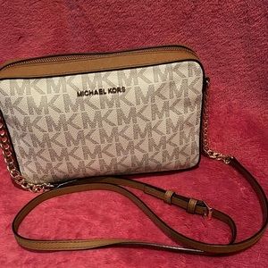 Michael Kors Crossbody Bag